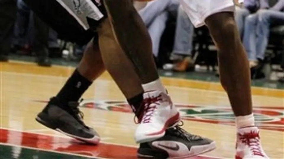 Los Bucks lograron imponerse 106-103 a los Spurs