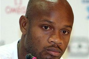 Powell cae en los 100 metros ante Gatlin
