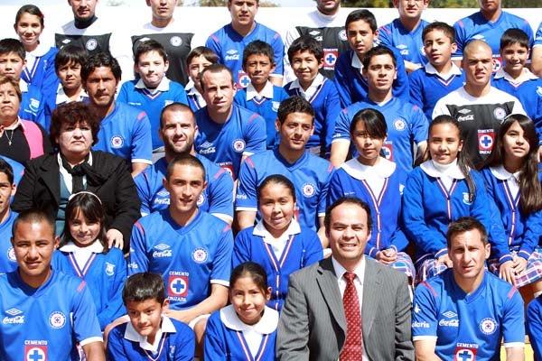 Los jugadores convivieron con los aficionados. FOTO: THALIA ESPARZA