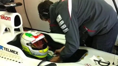 Checo Pérez termina noveno en primera práctica de pretemporada