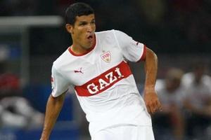 Maza participó en la goleada del Stuttgart 4-0 sobre el Pakhtakor Tashkent