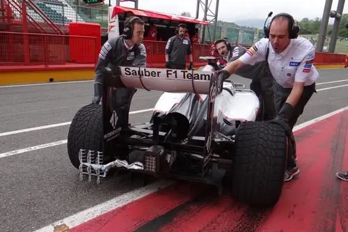 Checo estrena logo de Chelsea en Mugello