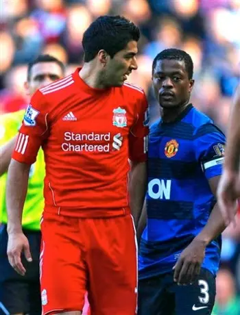 Suárez se disculpa por emitir comentarios racistas