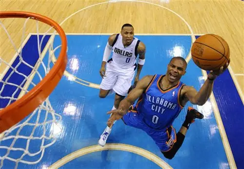 Thunder, a un juego de eliminar a Mavericks