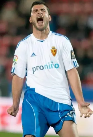 Real Zaragoza cae y sigue hundiéndose en España