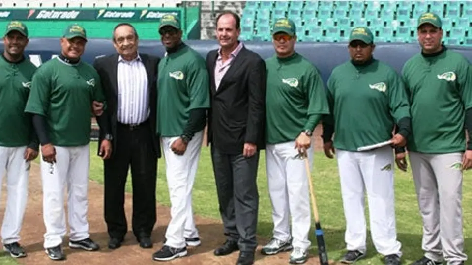 Pericos presentan a su staff internacional