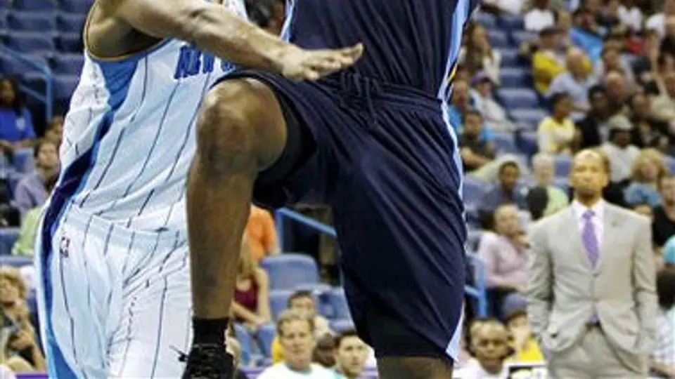 Ayón consigue dos puntos en triunfo de Hornets