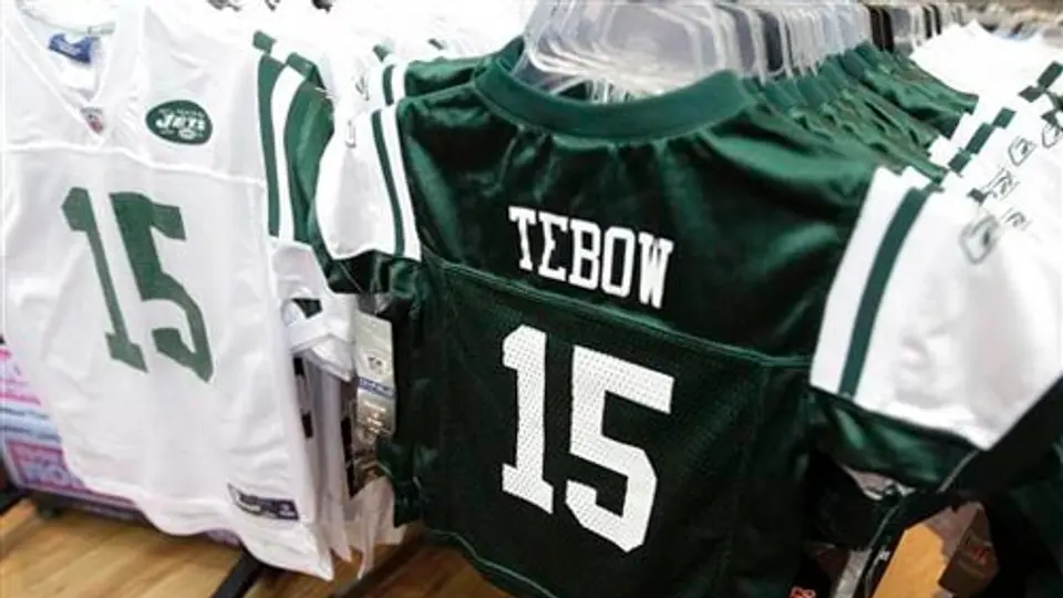 Tebow provoca demandas entre marcas deportivas