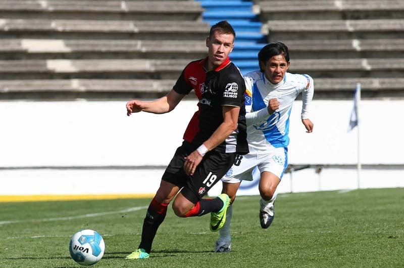 Con diez hombres los Zorros logran mantener el empate. FOTO: MEXSPORT