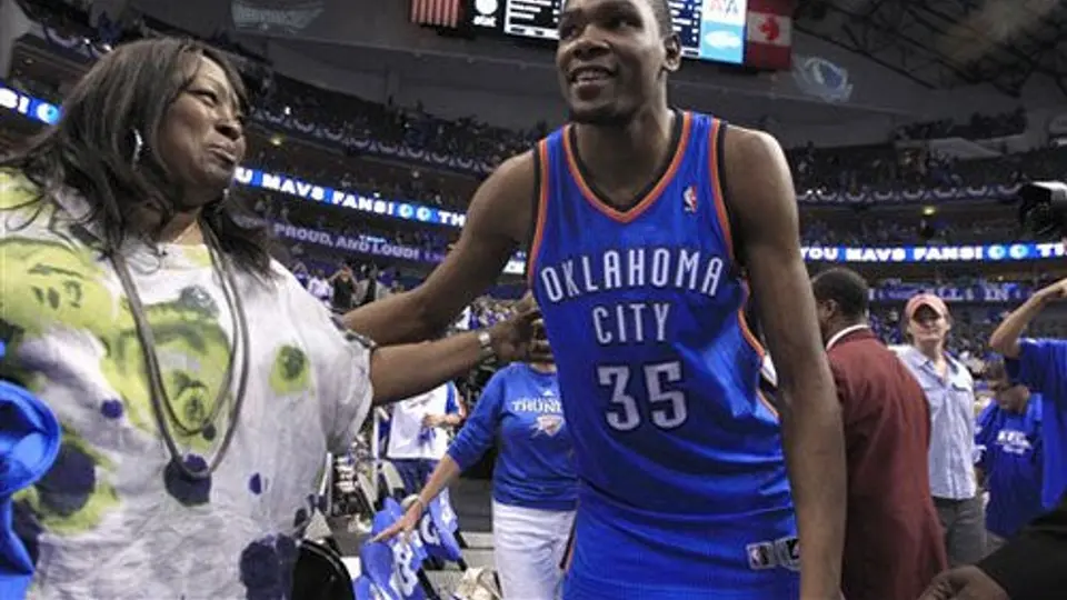 Thunder barre la serie ante Mavericks