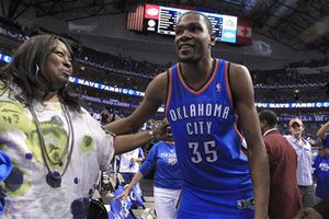 Thunder barre la serie ante Mavericks