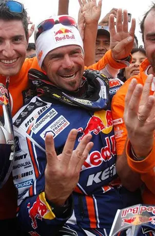 Despres se corona en motos y Peterhansel en autos del Rally Dakar