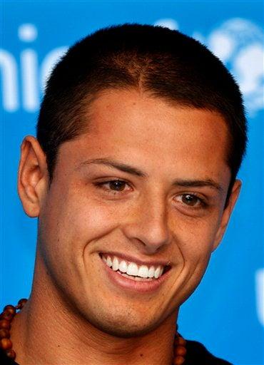 El Chicharito aseguró que dará todo por apoyar a niños y jóvenes de México I AP