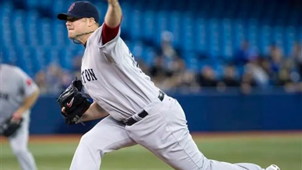 Azulejos le propina su quinta derrota a Boston