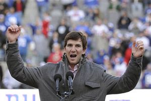 Kurt Warner niega que Eli Manning sea material de Salón de la Fama