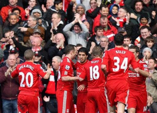 Koscielny marcó en su portería y adelantó a Liverpool. FOTO: AP