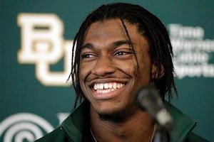 Washington consigue segunda selección del Draft en canje con Carneros