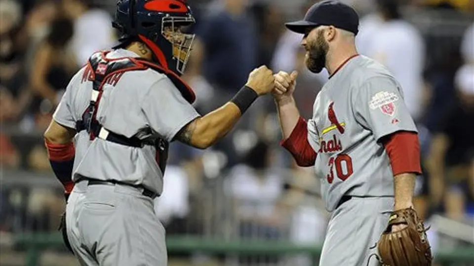 Cardenales superan a Piratas de visita
