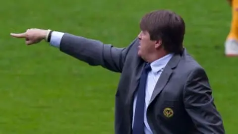 Hasta el Barcelona puede perder, afirma Miguel Herrera