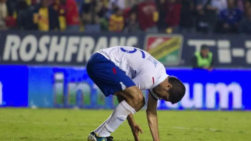 Pereira buscará mantenerse como titular en la zaga de Cruz Azul