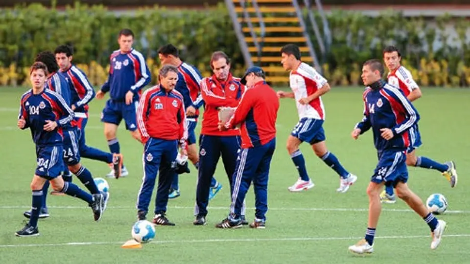 Chivas nunca ha inciado con tres derrotas en fila