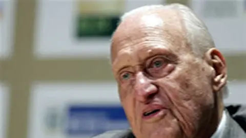 Havelange abandona el hospital