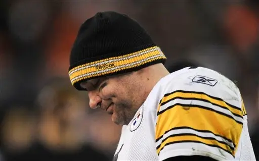 El quarterback Ben Roethlisberger se lamenta | AP