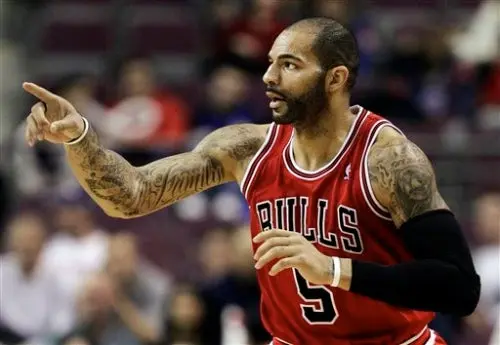 Chicago vence sin problemas 99-83 a Detroit