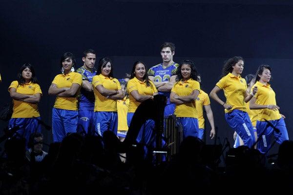 Deportistas de la Uni estuvieron apoyando a Tigres. FOTO: JOEL BRAVO