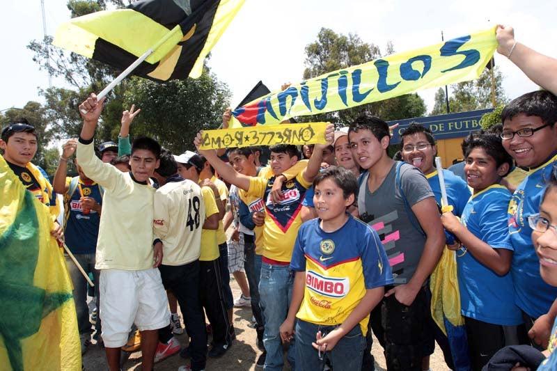 Cerca de 100 integrantes acudieron a las instalaciones del club. FOTO: THALIA ESPARZA
