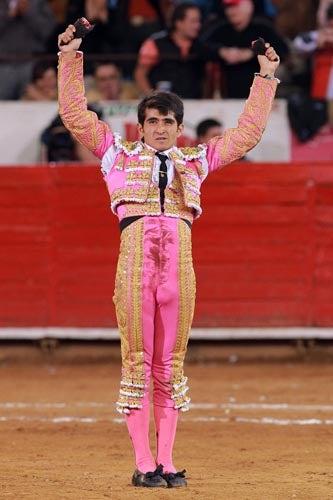 Joselito Adame se llevó la ovación del público en la corrida 17 de la temporada (FOTO: RICARDO FLORES)