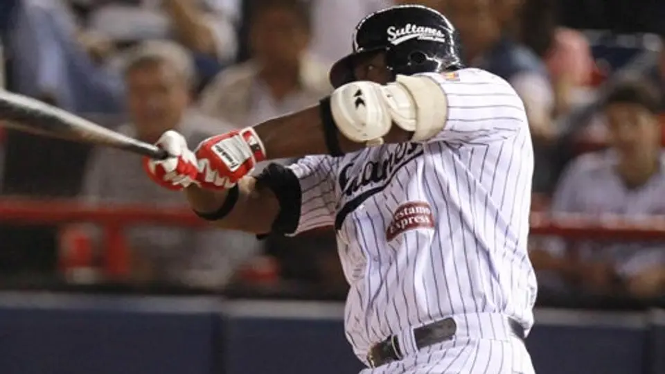 Sultanes deja en el terreno a Diablos Rojos del México