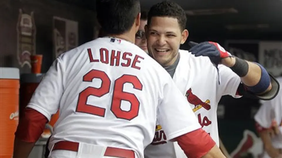 Molina se va de 4-4 en la victoria de Cardenales