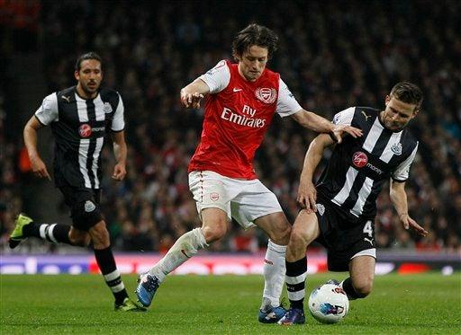 Arsenal vence al Newcastle 2-1 en un sufrido duelo de la Premier. FOTO: AP