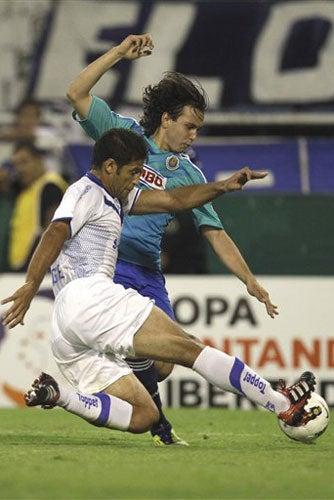 Chivas cae 3-0 ante Vélez como visitante | FOTO: AP