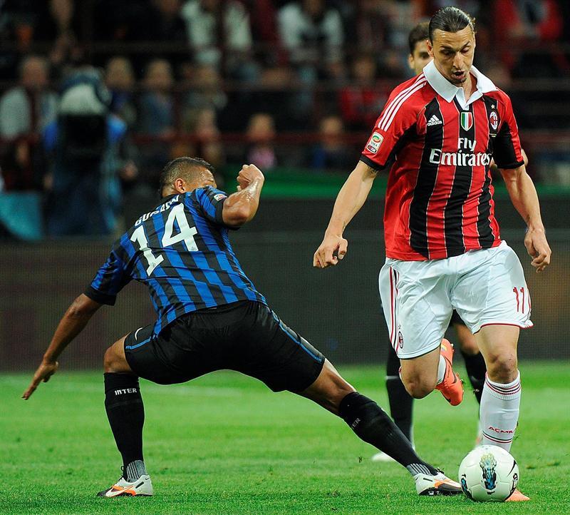 Zlatan durante el derbi | EFE