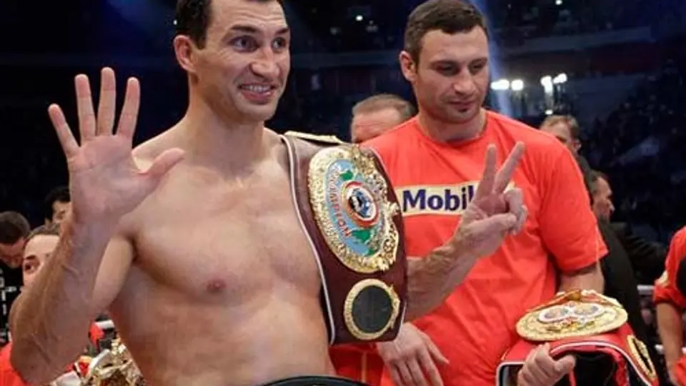 Klitschko retiene el cetro mundial tras vencer a Mark Mormeck
