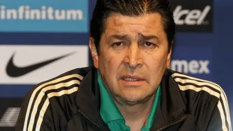 Luis Fernando Tena ya piensa en Chicharito