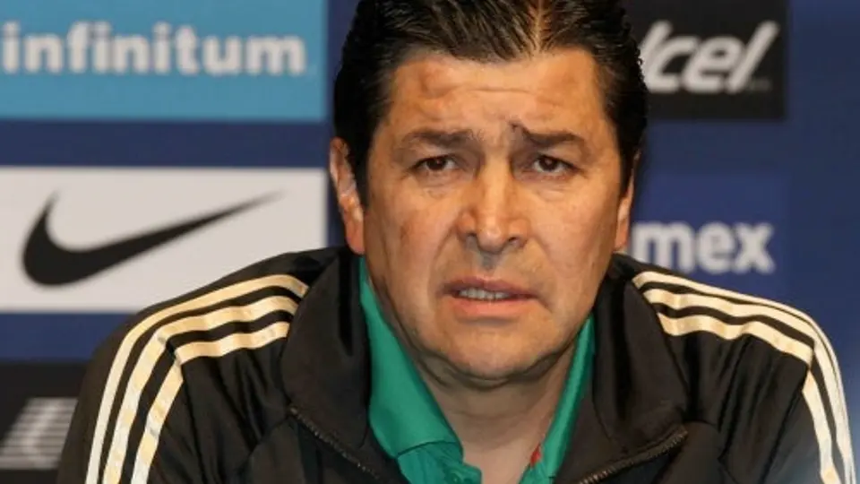 Luis Fernando Tena ya piensa en Chicharito