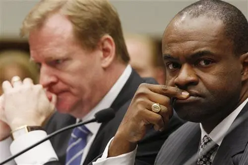 Jugadores demanda a la NFL por "conspirar"