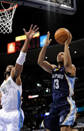 Filadelfia, Nueva Orleáns y Memphis acuerdan intercambio de jugadores