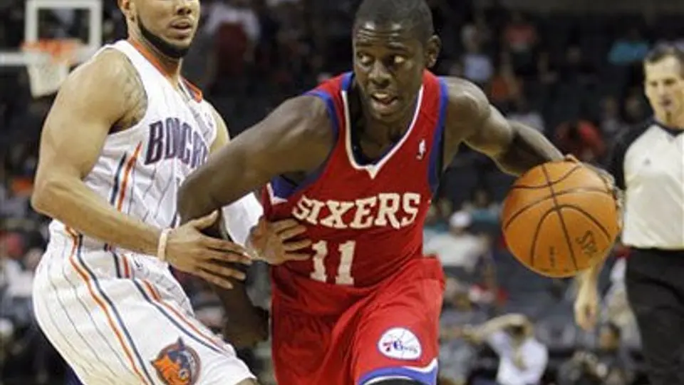 Nájera se va sin puntos en la derrota de Bobcats ante 76ers