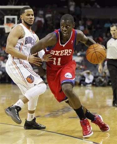 Nájera se va sin puntos en la derrota de Bobcats ante 76ers