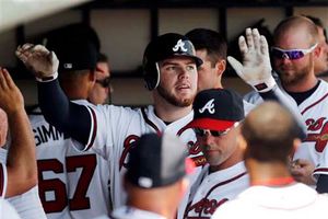 Bravos descifra a Dickey y apalea a Nueva York