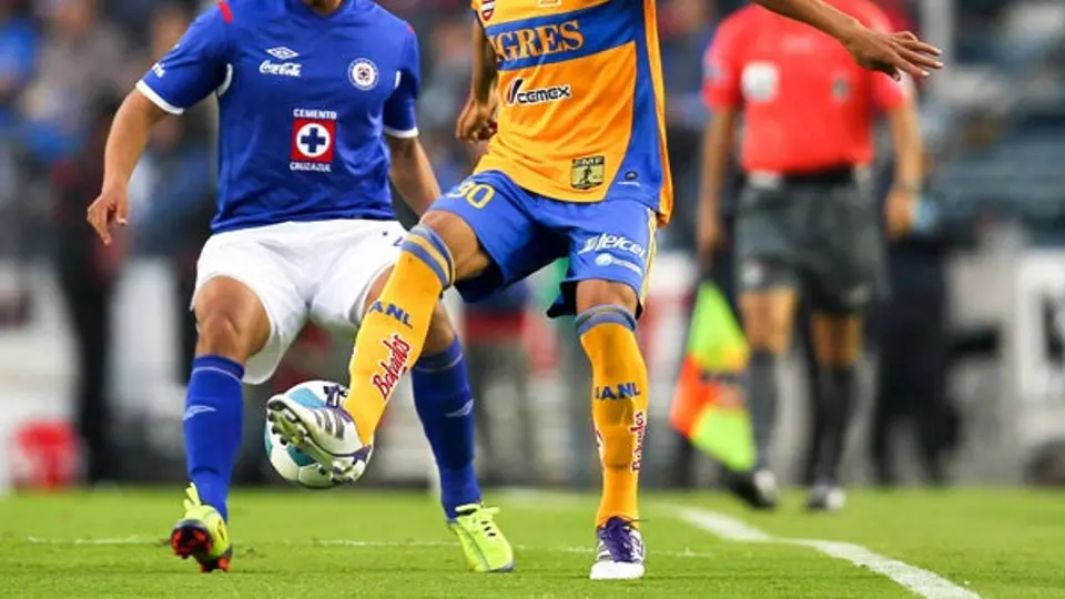 Tigres y Cruz Azul abandonan el estadio por salida alterna