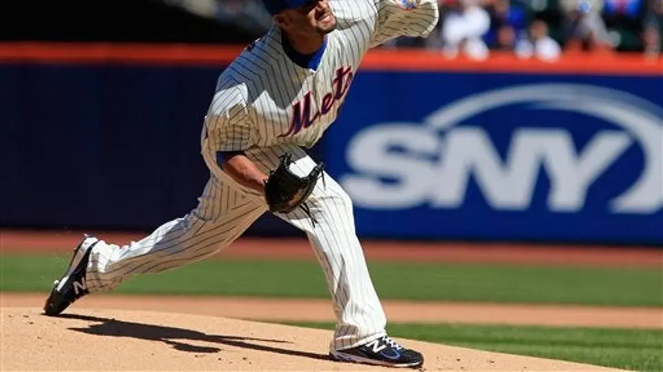 Santana cuelga cinco ceros y los Mets ganan