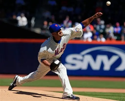 Santana cuelga cinco ceros y los Mets ganan