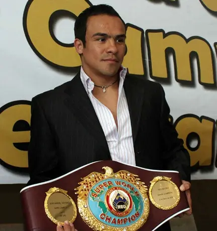 Márquez pelearía ante César Cuenca el 21 de abril