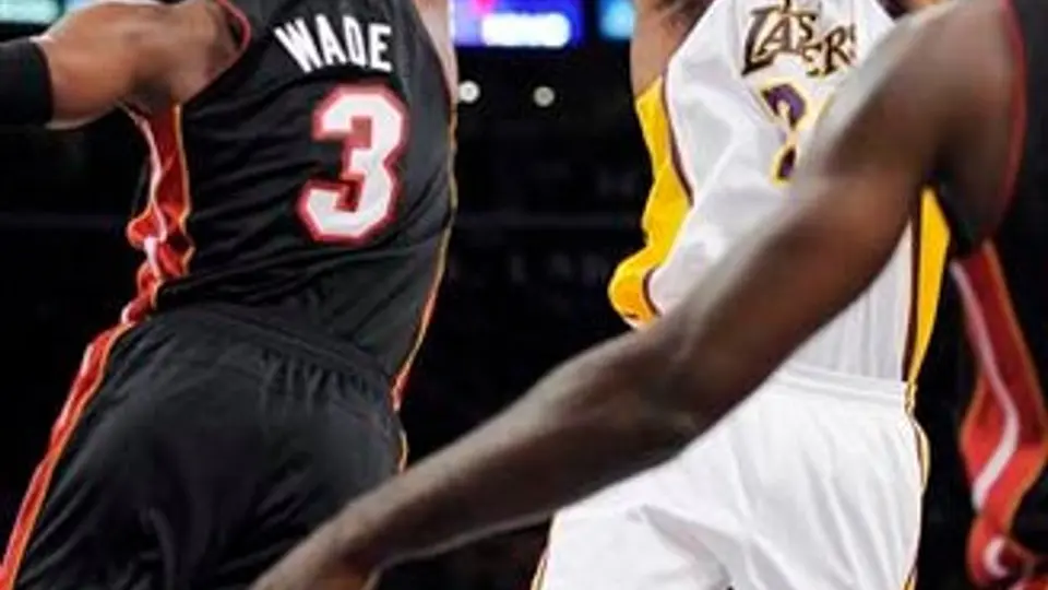 Bryant contribuye con 33 puntos en victoria de Lakers sobre Miami