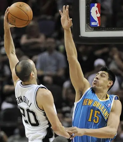 Ayón aporta cuatro puntos en nueva derrota de Hornets